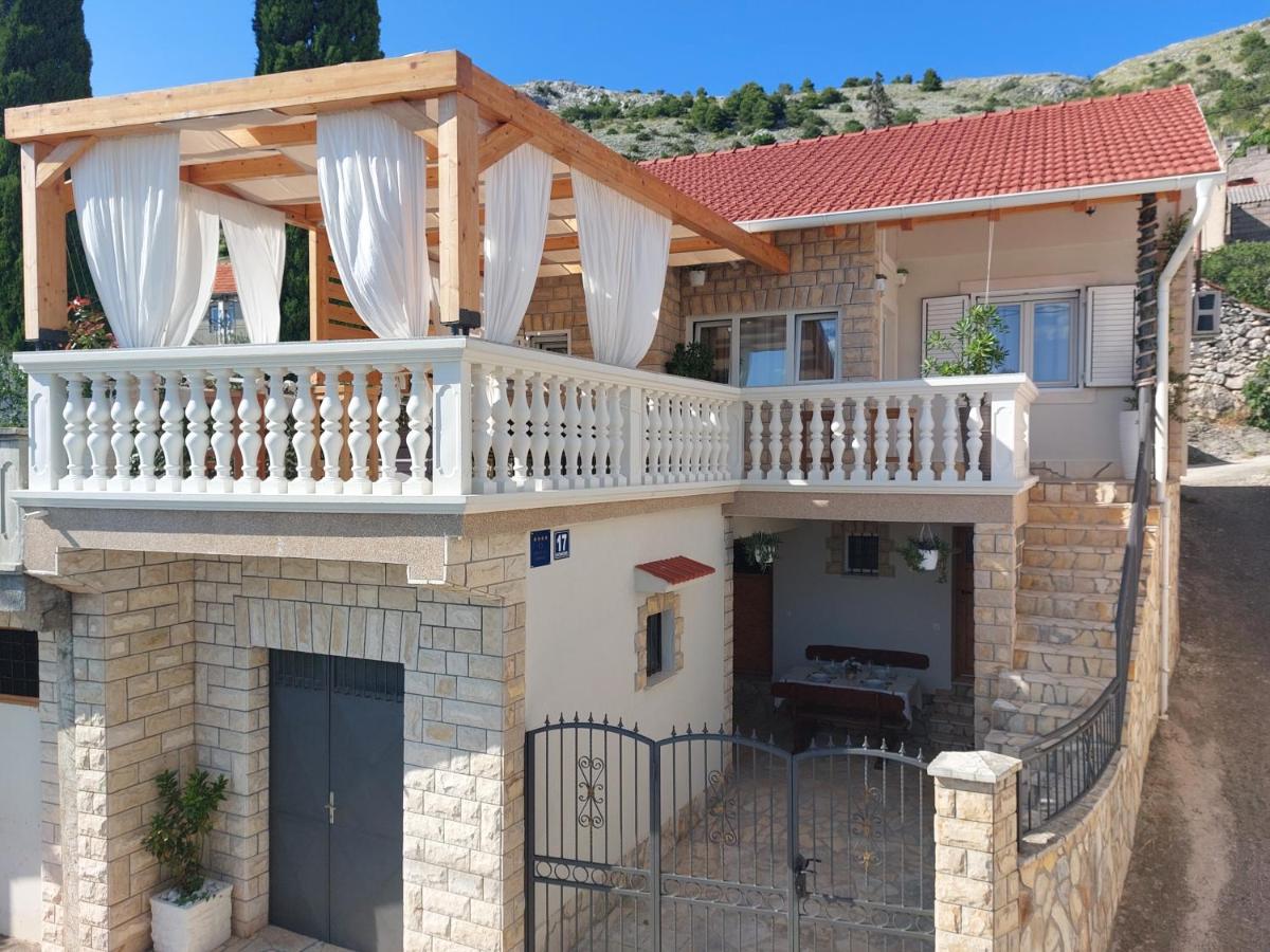 Holiday Home Peran Grebastica Exterior photo