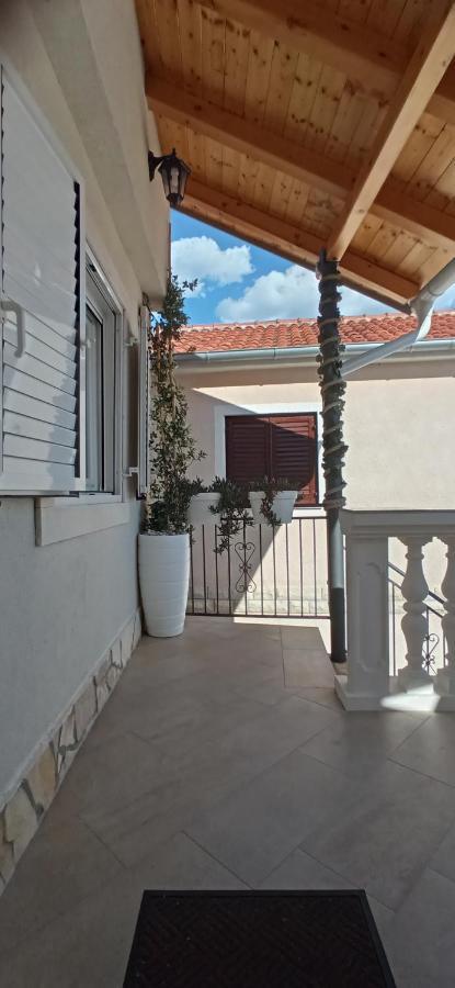 Holiday Home Peran Grebastica Exterior photo