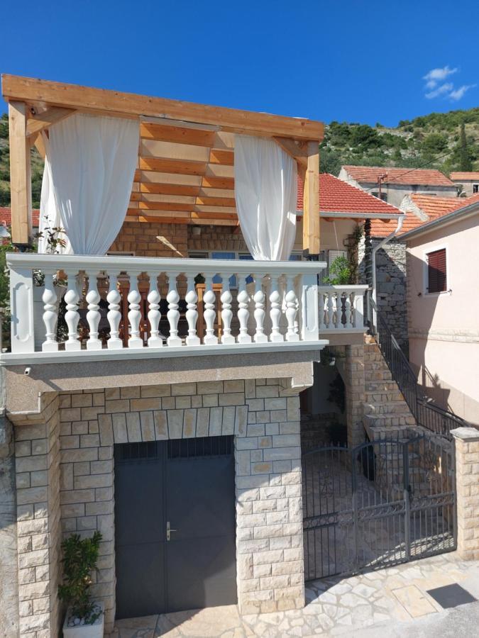 Holiday Home Peran Grebastica Exterior photo